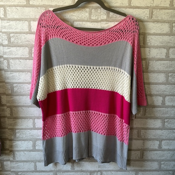 323. Pink Coloblock Crochet Knit Top - Picture 3 of 3